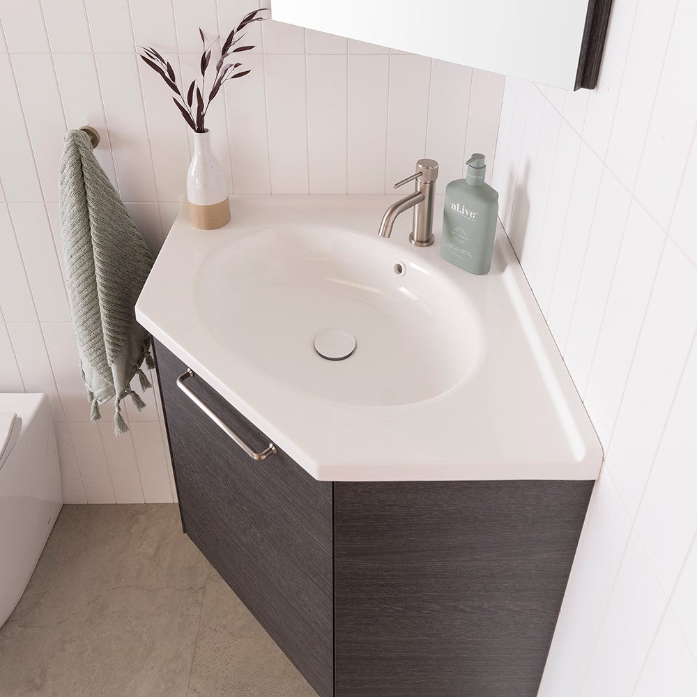 Glacier Corner 600 x 600 Floor Mount