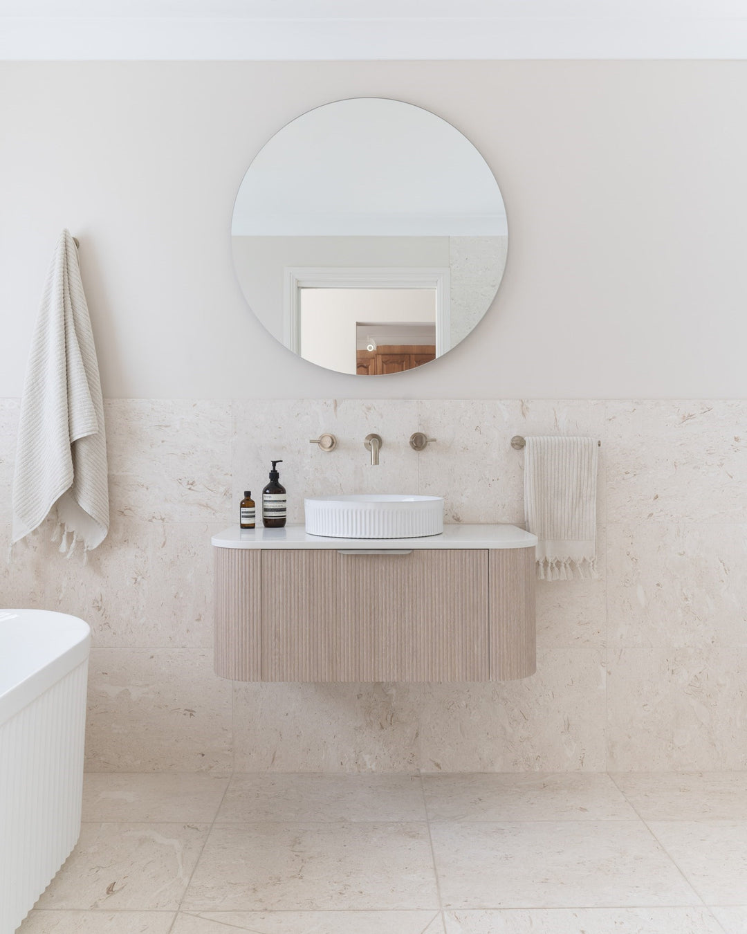 Waverley 750 Wall Hung