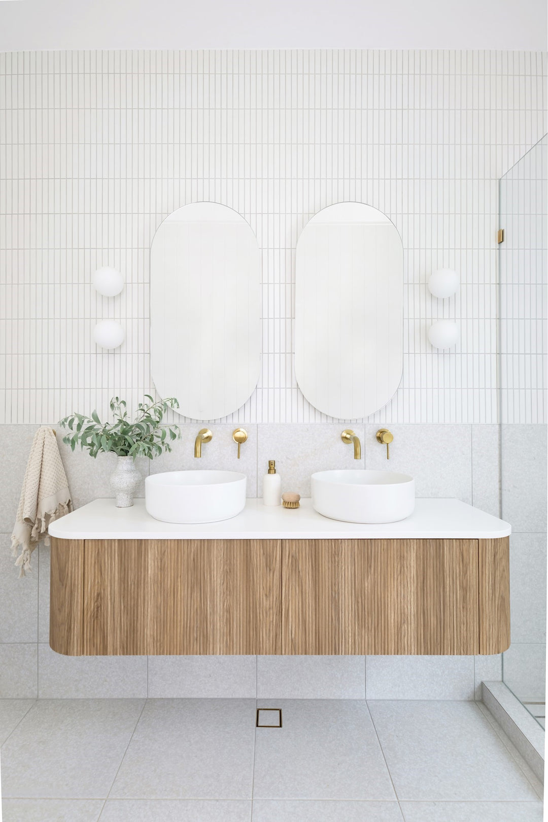 Waverley 1200 Wall Hung