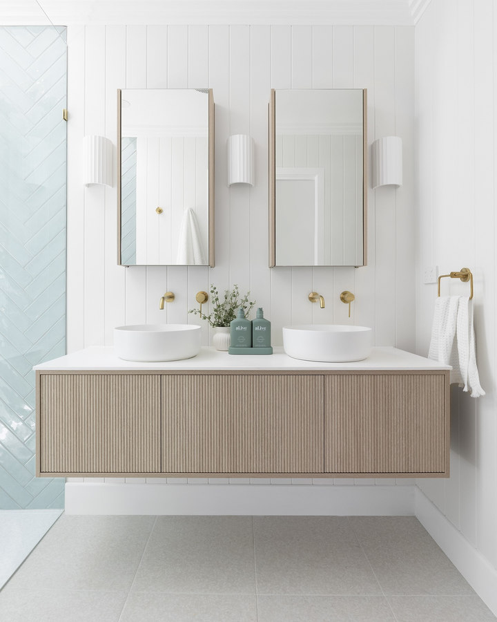 Muse Mirrored Cabinet - Woodgrain Cabinet Finish